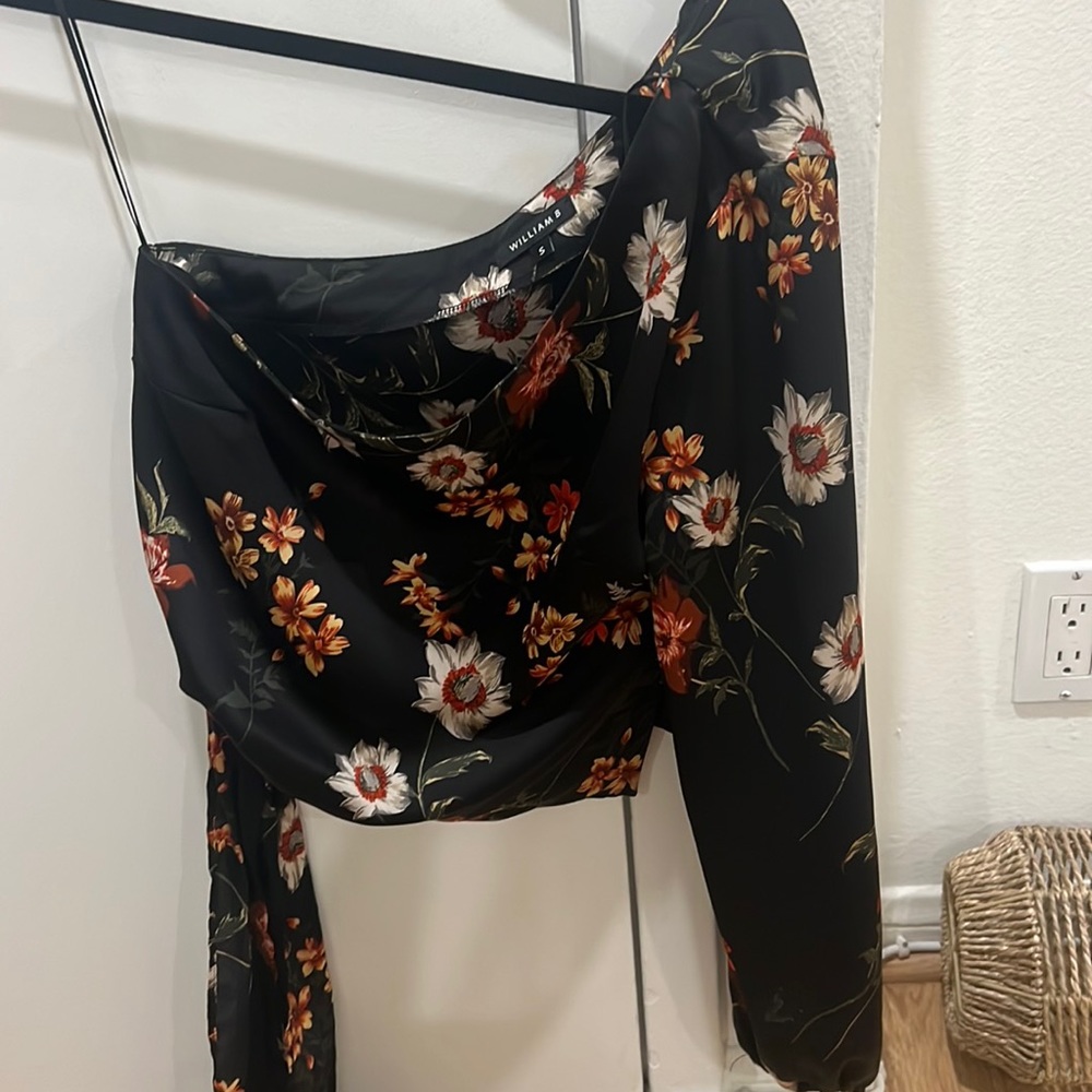 One sleeve floral crop top with a wrap tie